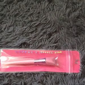Jeffree Star Queen brush